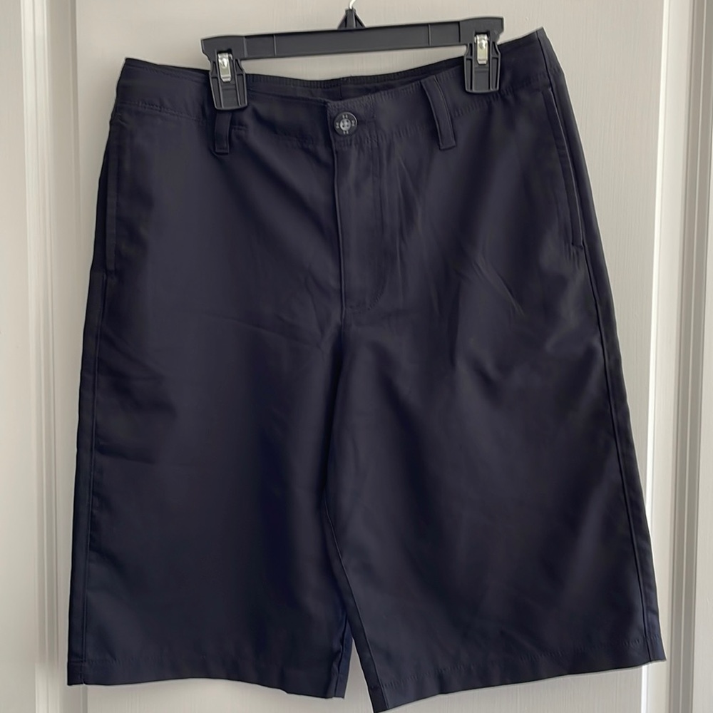 Boys’ Under Armour Match Play Shorts Youth Large Heat Gear Loose Fit in Black